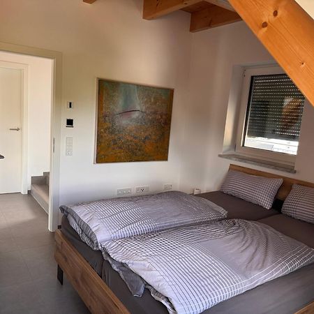 Moderne Ferienunterkunft/Wohnung Burgthann エクステリア 写真