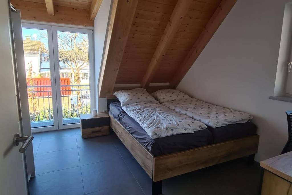 Moderne Ferienunterkunft/Wohnung Burgthann エクステリア 写真
